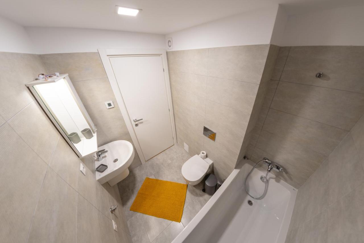 Citadela North 1Br Apartment W Security And Self Check In ブカレスト エクステリア 写真