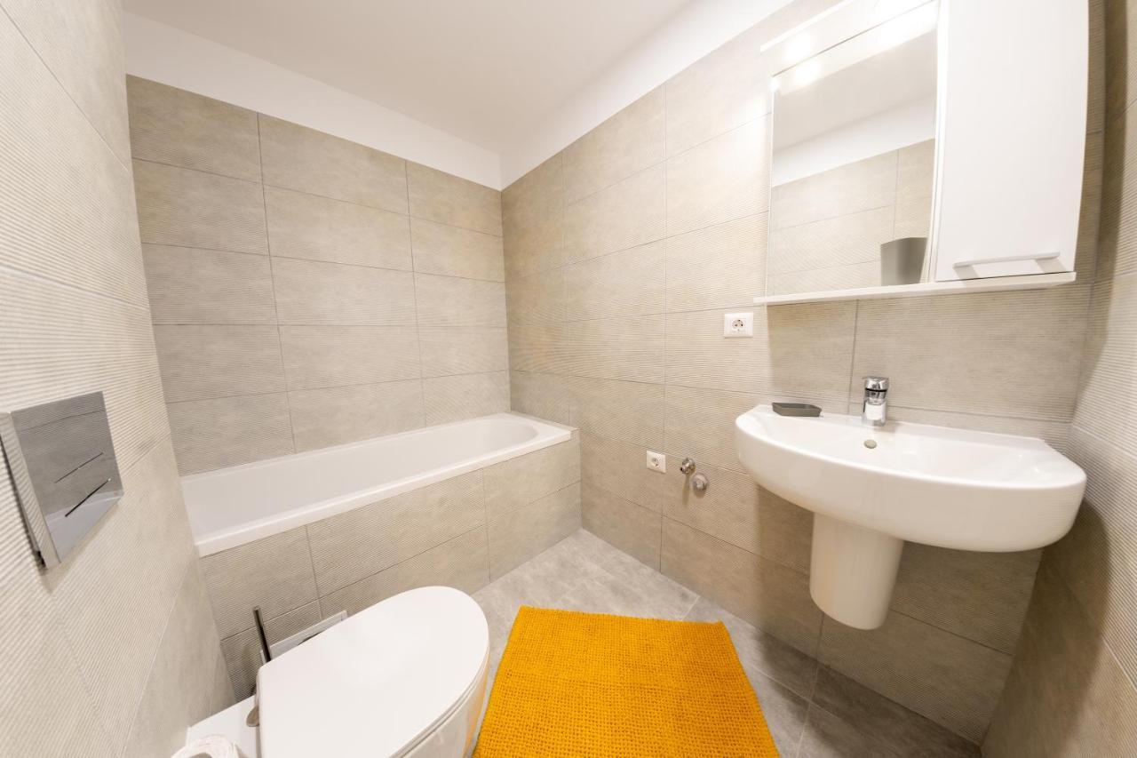 Citadela North 1Br Apartment W Security And Self Check In ブカレスト エクステリア 写真